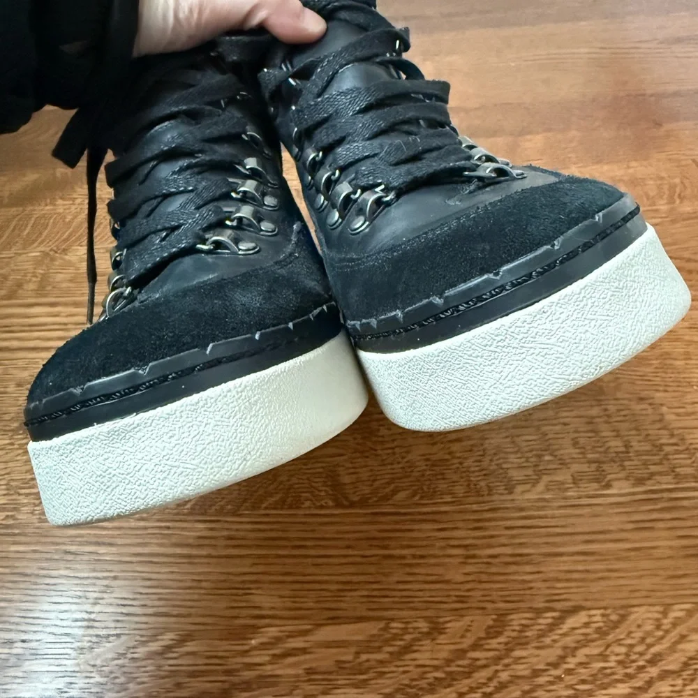 VINCE Soren Water Resistant‎ Leather Sneaker Boots Black Comfy Suede Combat 8.5